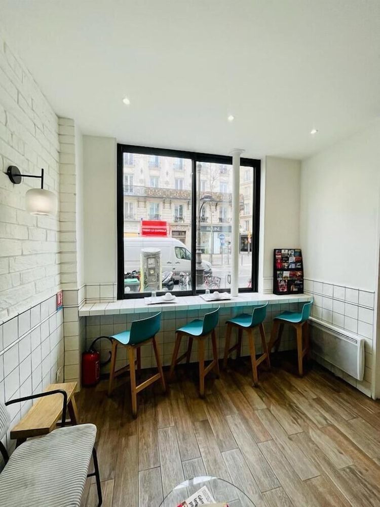 undefined Hipotel Paris Gambetta Republique 3