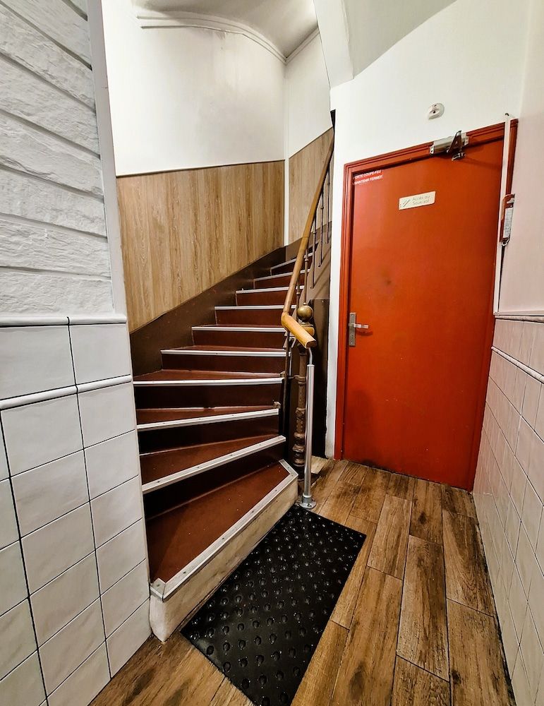 undefined Hipotel Paris Gambetta Republique 6