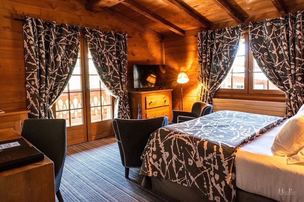 Classic Balcony Room