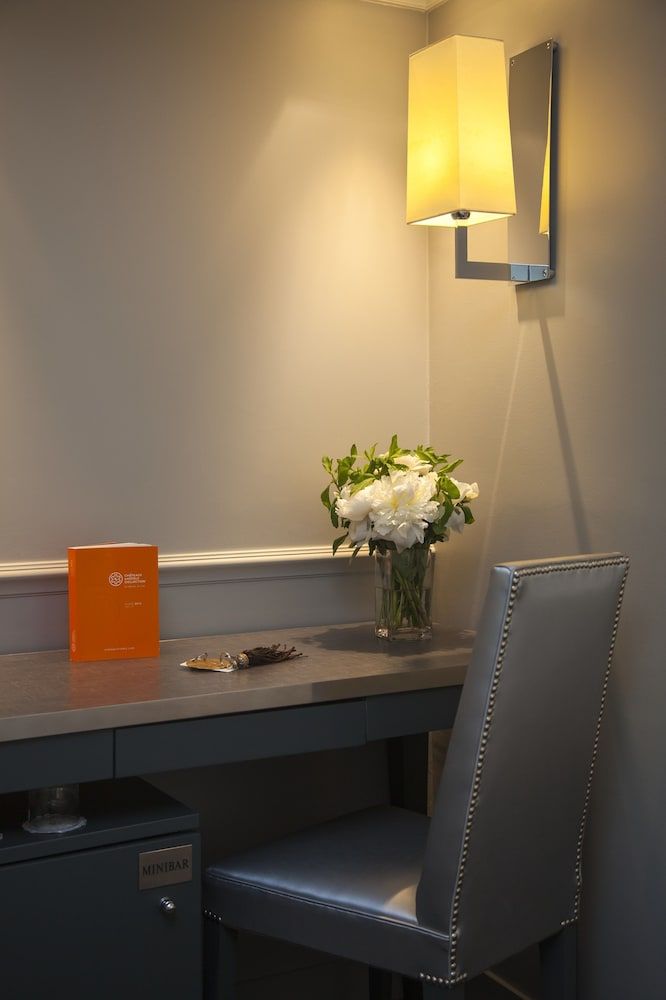 Hotel Le Clos Medicis Classic Double Room 5