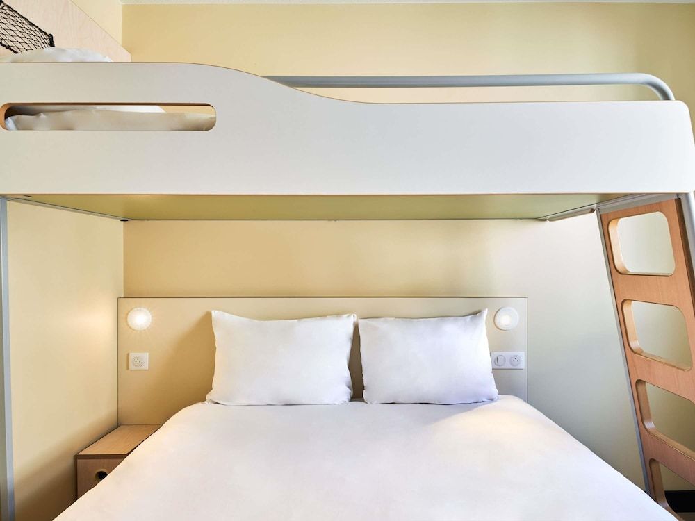 Room, Multiple Beds