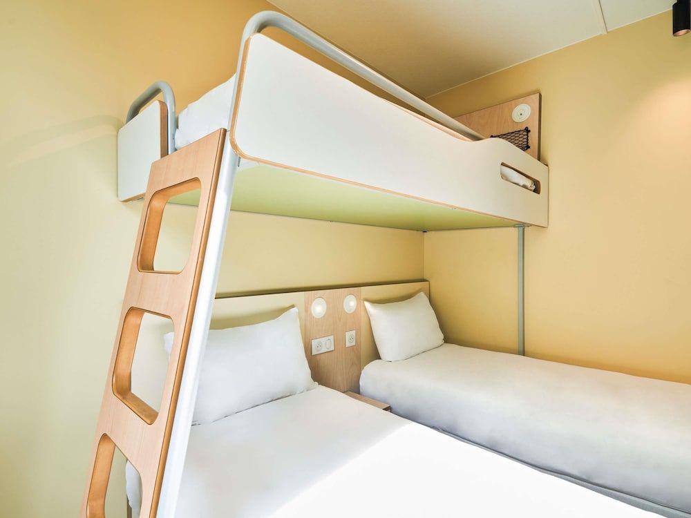 Room, 3 Twin Beds