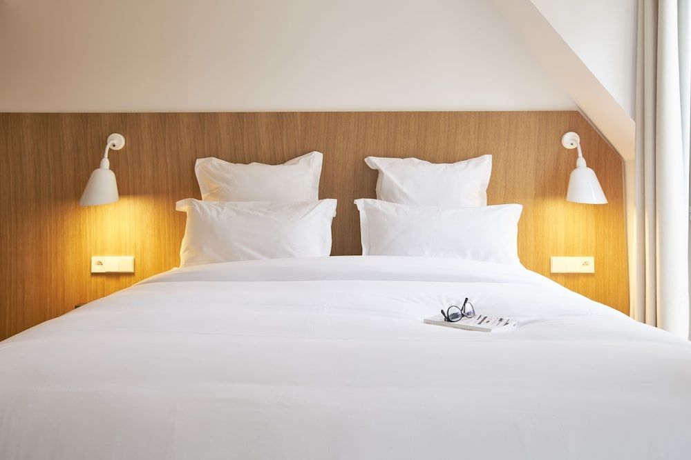 undefined 9Hotel Republique 8