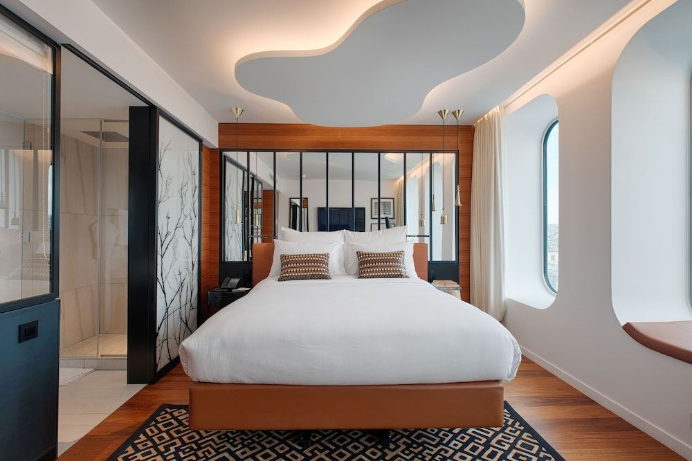 Renaissance Paris Republique Hotel Paris Style Room, 1 Queen Bed