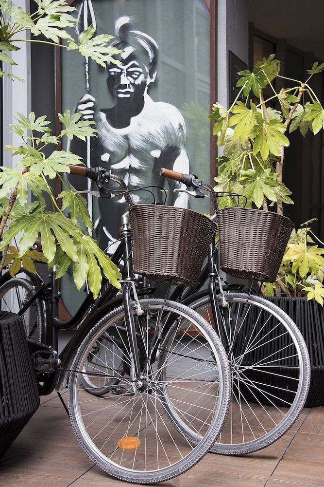 undefined Renaissance Paris Republique Hotel 2