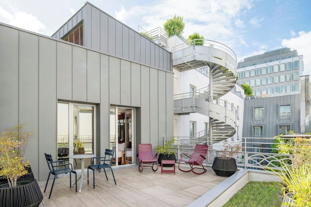 undefined Renaissance Paris Republique Hotel 3