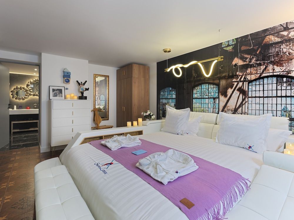 Suite 202