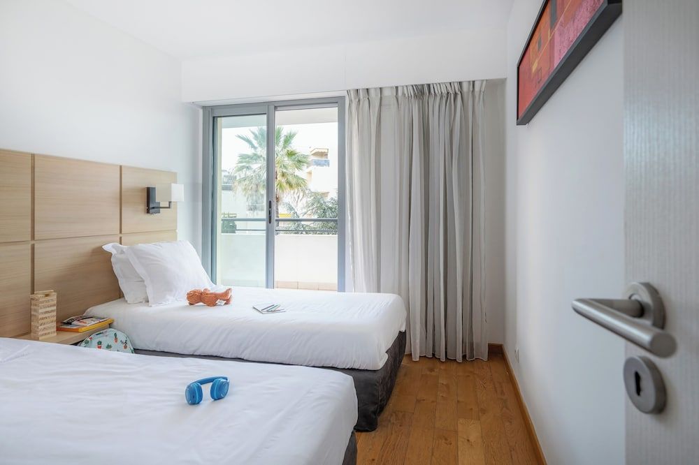 Nemea Appart Hotel Le Lido Cagnes sur Mer Premium Apartment, 3 Bedrooms 2