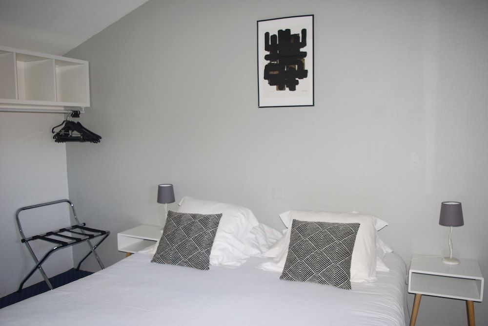 Le Magnan Standard Double Room 7