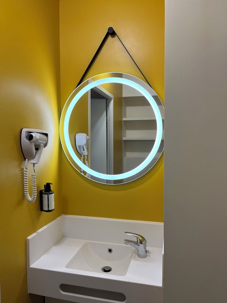 Room, Kitchen