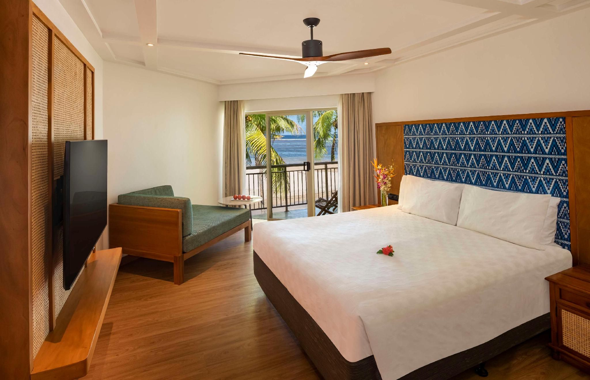 Premium Ocean View 1 King Bed
