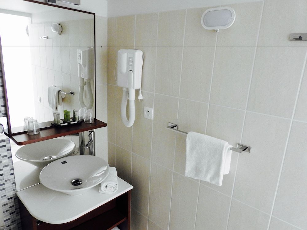 Massilia Hôtel Classic Double Room 6