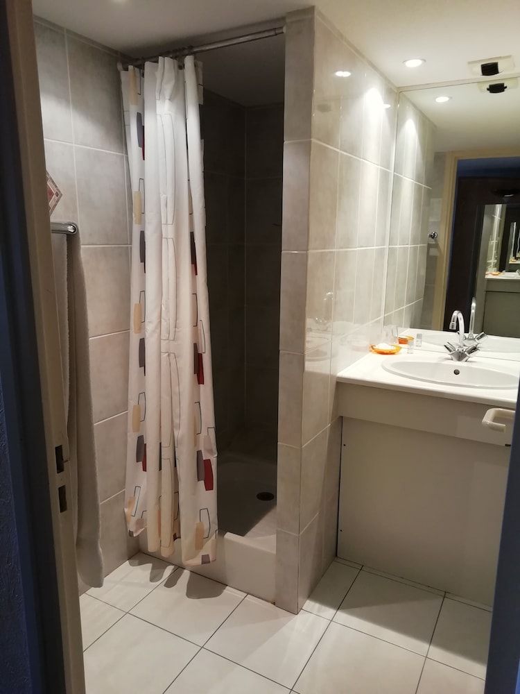 Le Chalet Fleuri Classic Twin Room 2