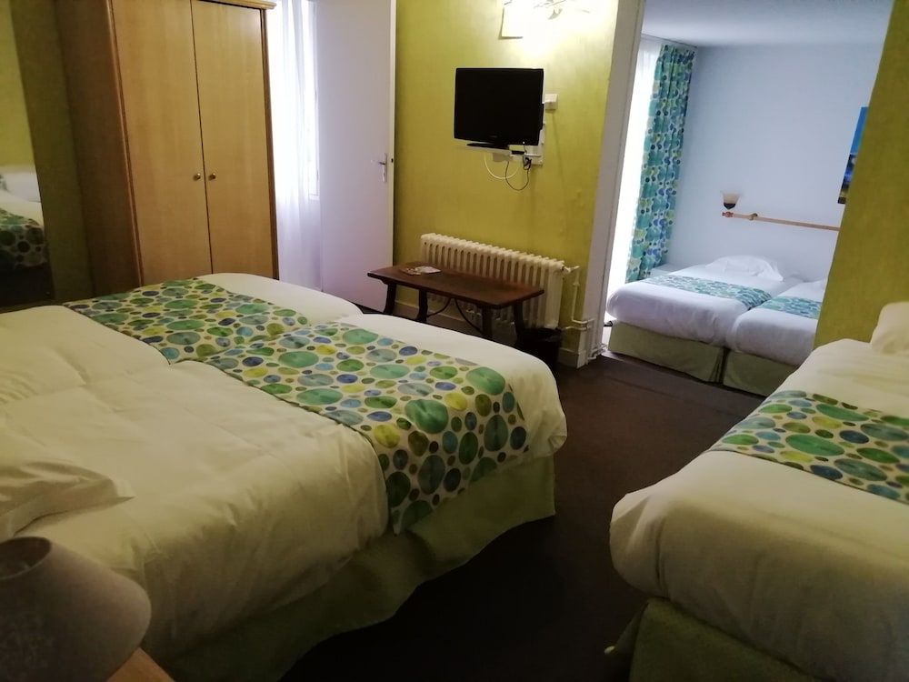 Le Chalet Fleuri Family Room 3