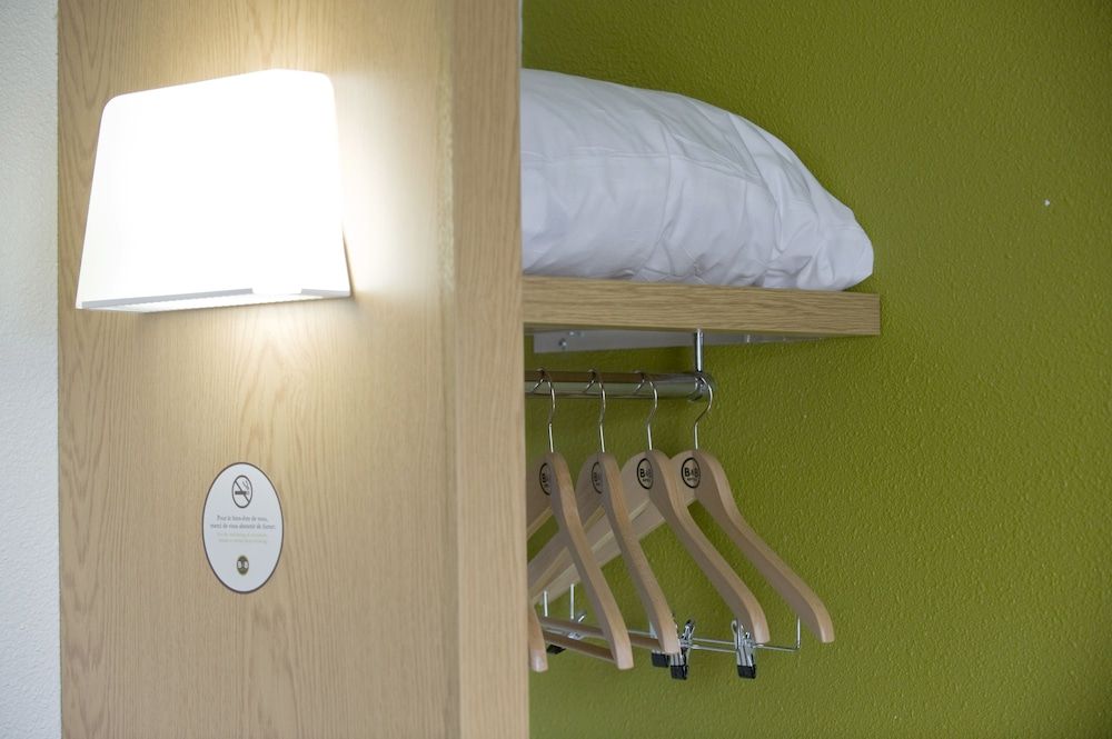 B&B HOTEL Grenoble Centre Alpexpo Standard Quadruple Room, Multiple Beds, Non Smoking 7