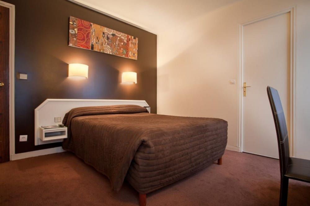 undefined Hôtel de l'Alma by Malone