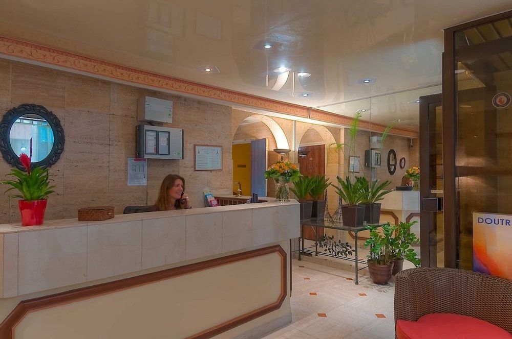 undefined Hôtel de l'Alma by Malone 6