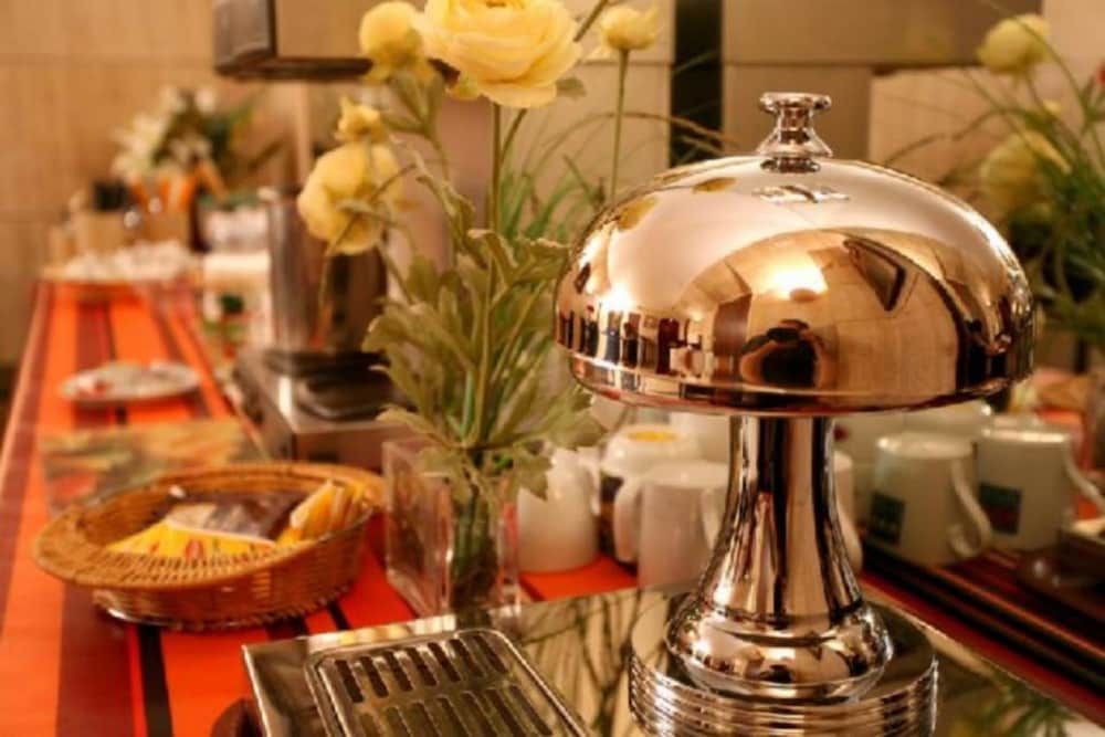 undefined Hôtel de l'Alma by Malone 4