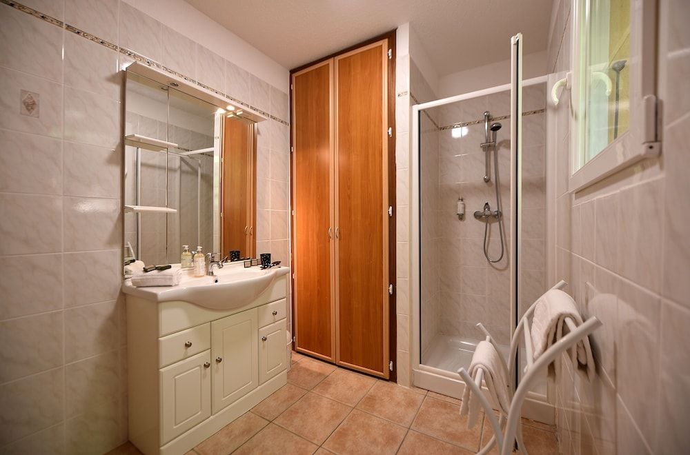 Comfort Apartment, Accessible, Private Bathroom (Villa mitoyenne 2 - 4 per)