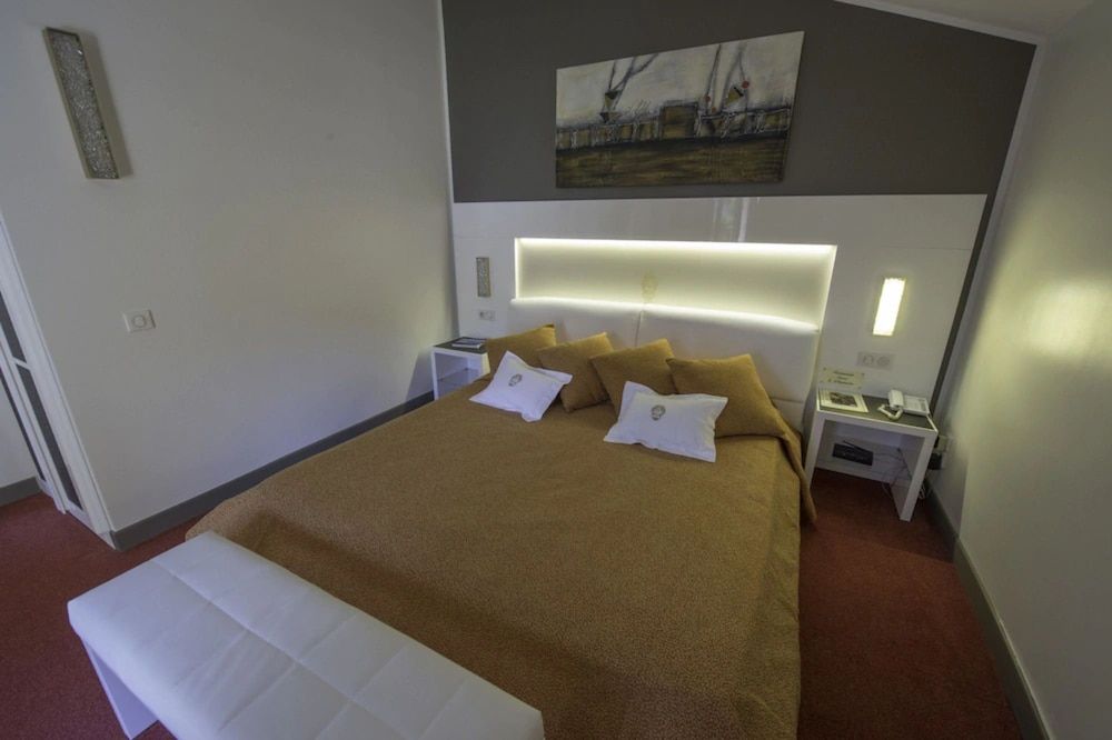 Chez Walter Deluxe Suite 5