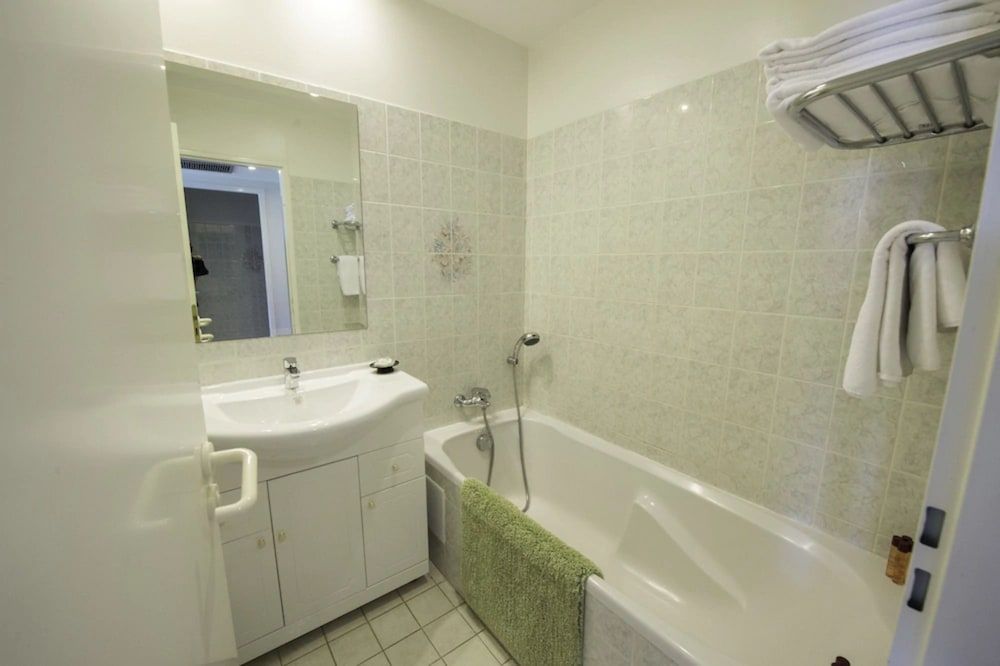 Chez Walter Deluxe Suite 6