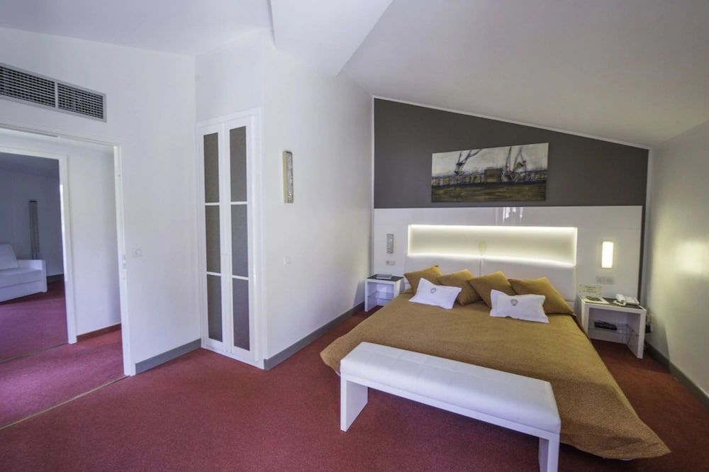 Chez Walter Deluxe Suite 4