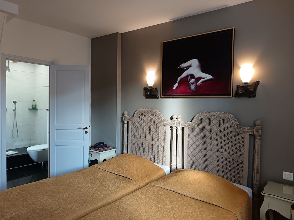 Hôtel des Bains Standard Double Room 9