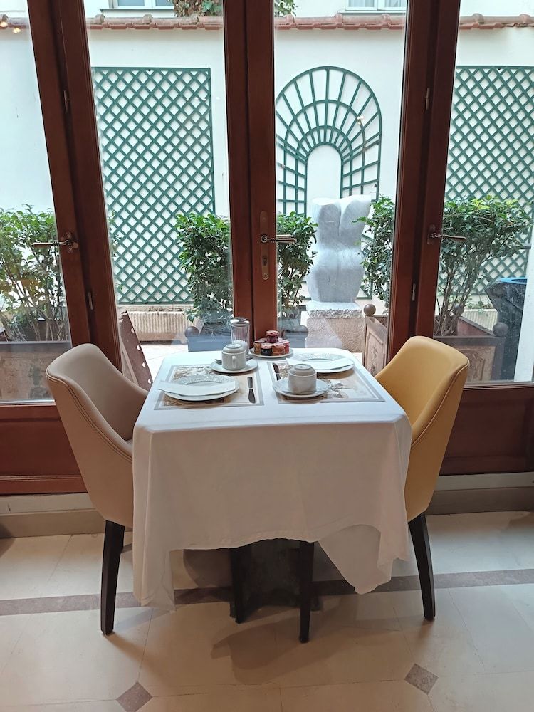 undefined Hôtel des Bains 7