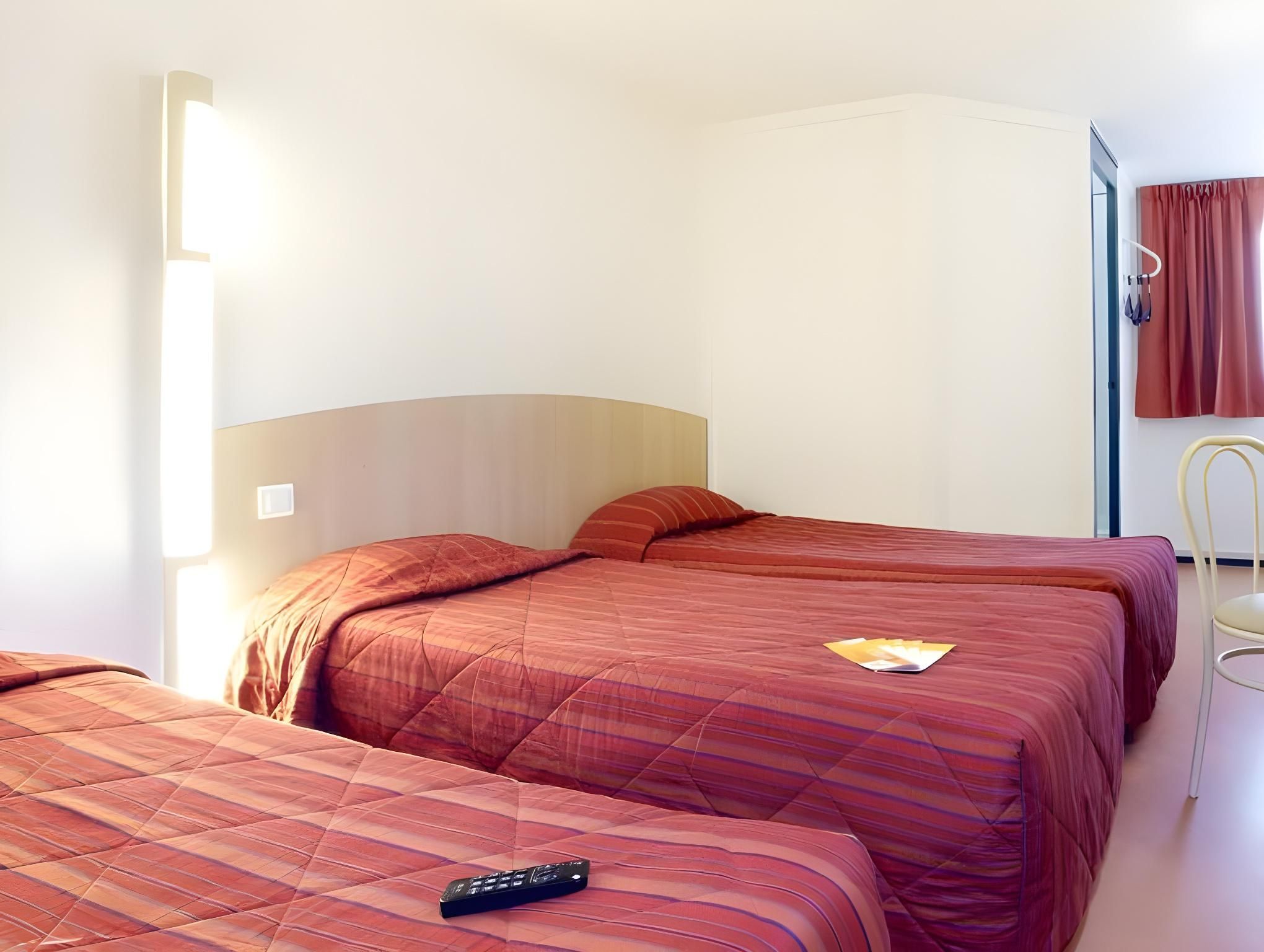 Triple Room - 3 Single Beds