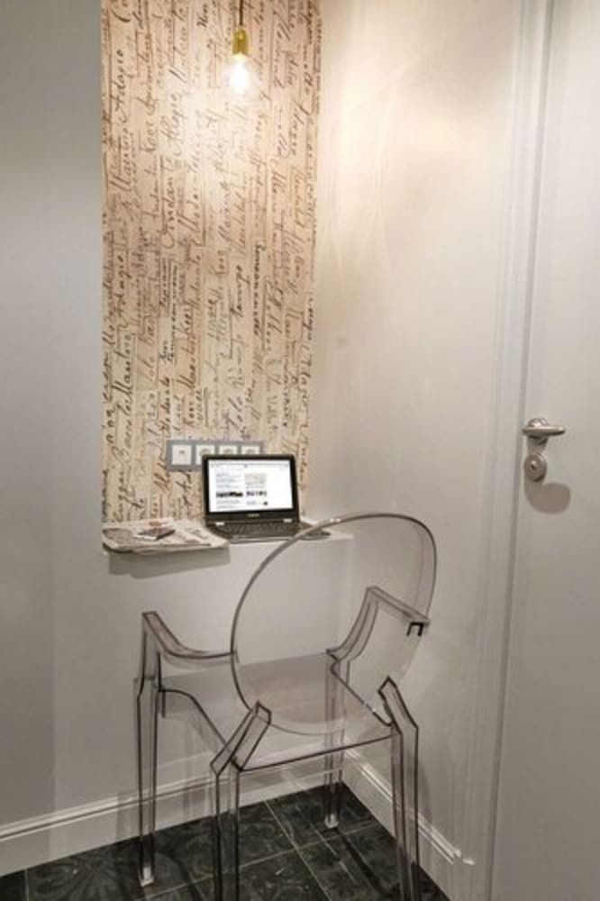 undefined Hôtel Le Mireille 10