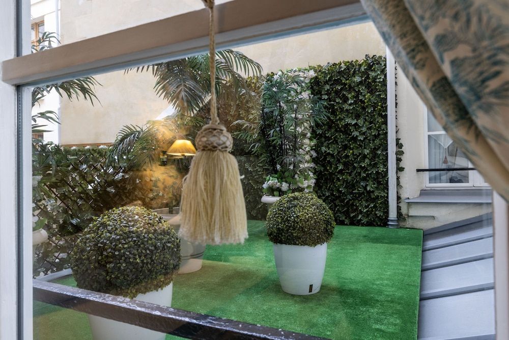 Courtyard View