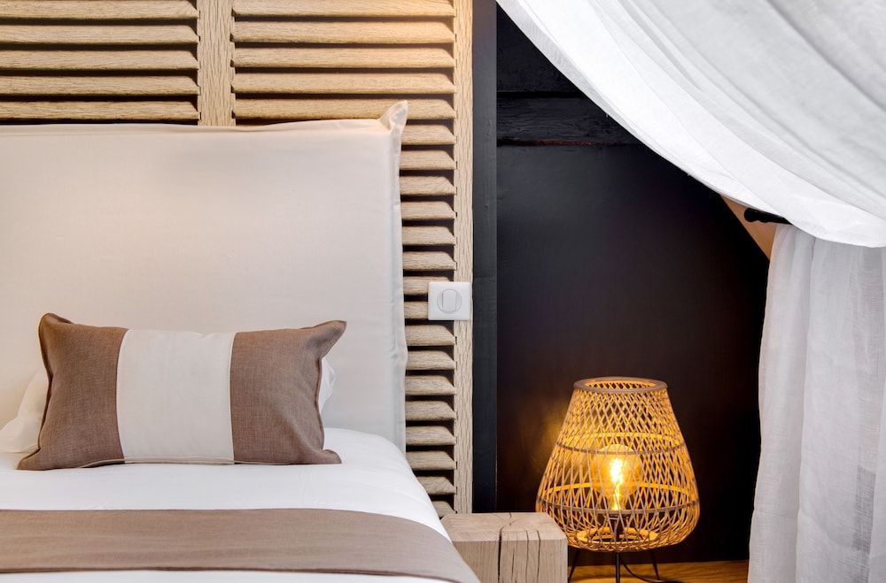 Annexe Maison des Ducs - Studio - 7 Rue Verrerie, 3rd floor, stair access only