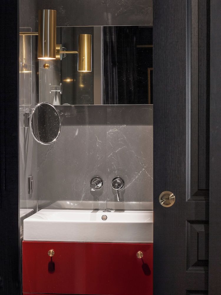 undefined Snob Hotel 10