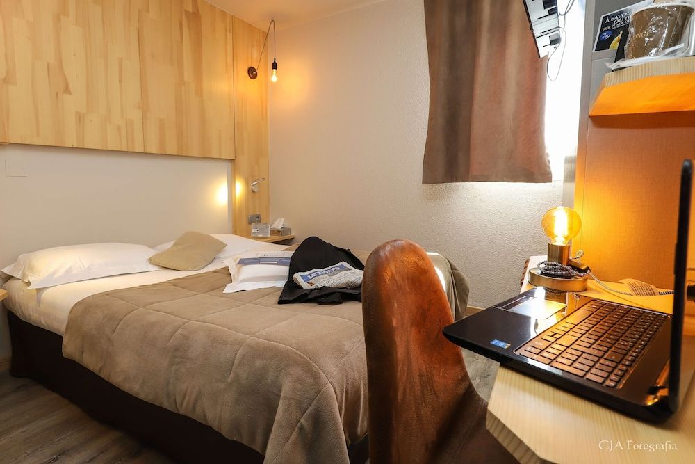 Kyriad Brive La Gaillarde Centre Standard Room, 1 Twin Bed 3