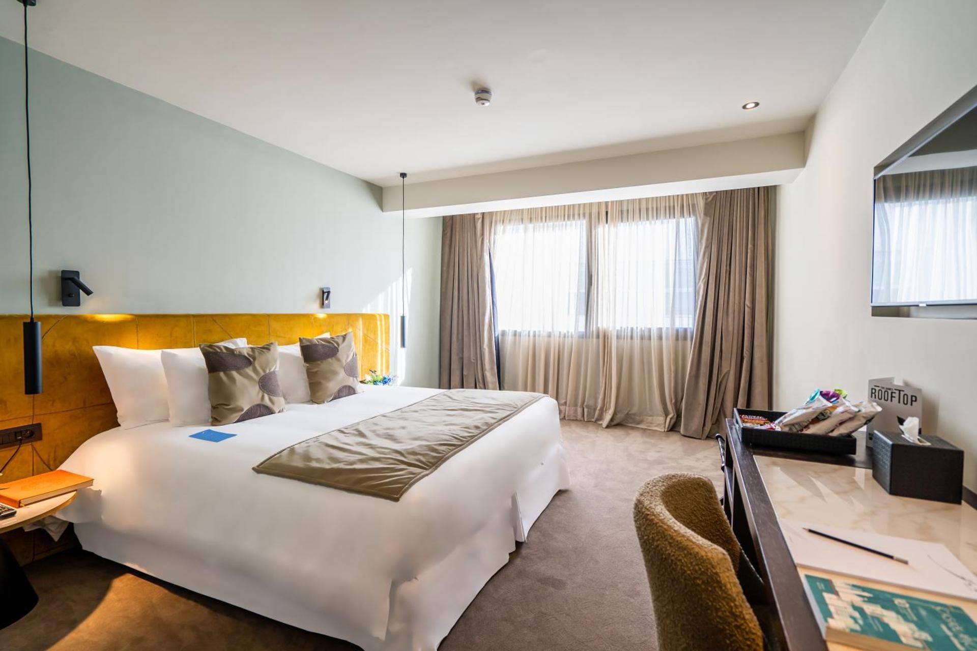 Deluxe King Room
