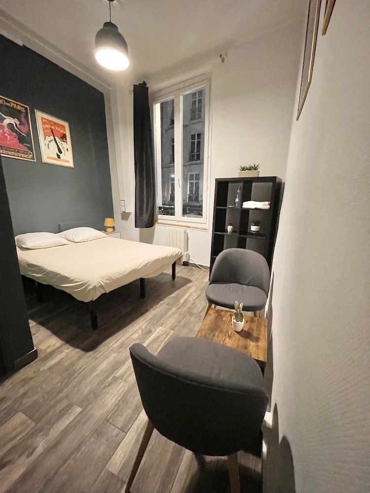 Le Globe Double Room, Private Bathroom 16