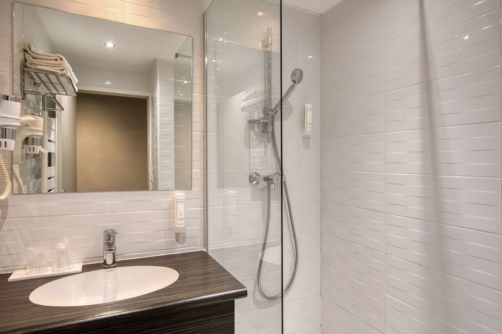 Best Western Hotel Graslin Superior Room, 1 King Bed, Non Smoking (Twin bed on request;with Sofabed) 11