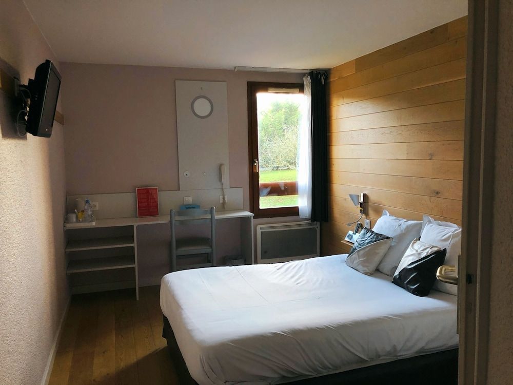 Sure Hotel by Best Western Rennes Chantepie Standard Room, 1 Queen Bed, Non Smoking 4