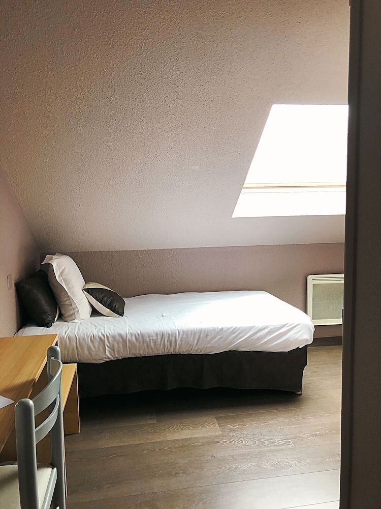 Sure Hotel by Best Western Rennes Chantepie Family Room, Multiple Beds, Non Smoking 10