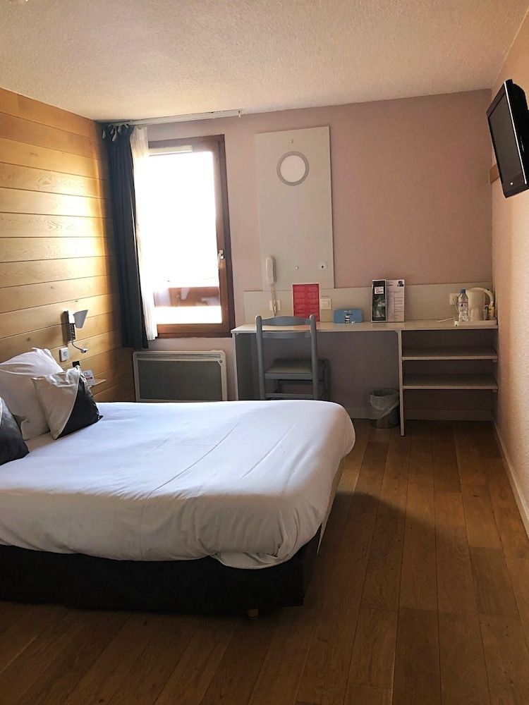 Sure Hotel by Best Western Rennes Chantepie Standard Room, 1 Queen Bed, Non Smoking 2