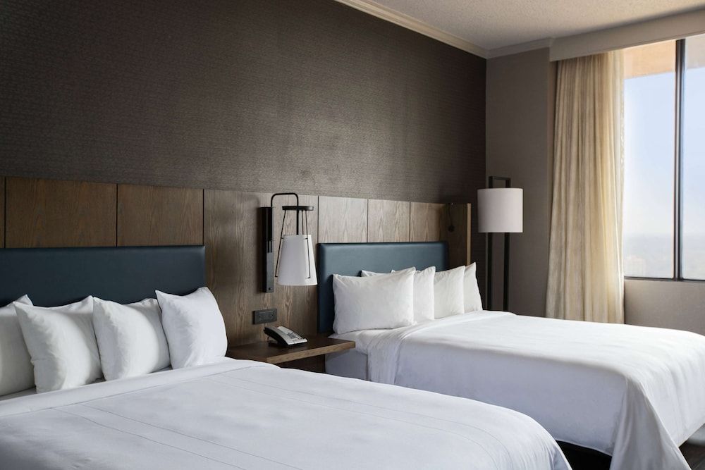 Room, 2 Queen Beds, Accessible, Corner (Mobility Tub)