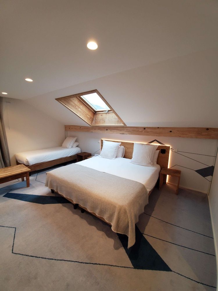 Superior Room, Multiple Beds, Non Smoking, Mountain View