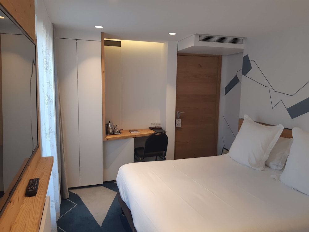 Suite, 1 King Bed, Non Smoking (with Sofabed)