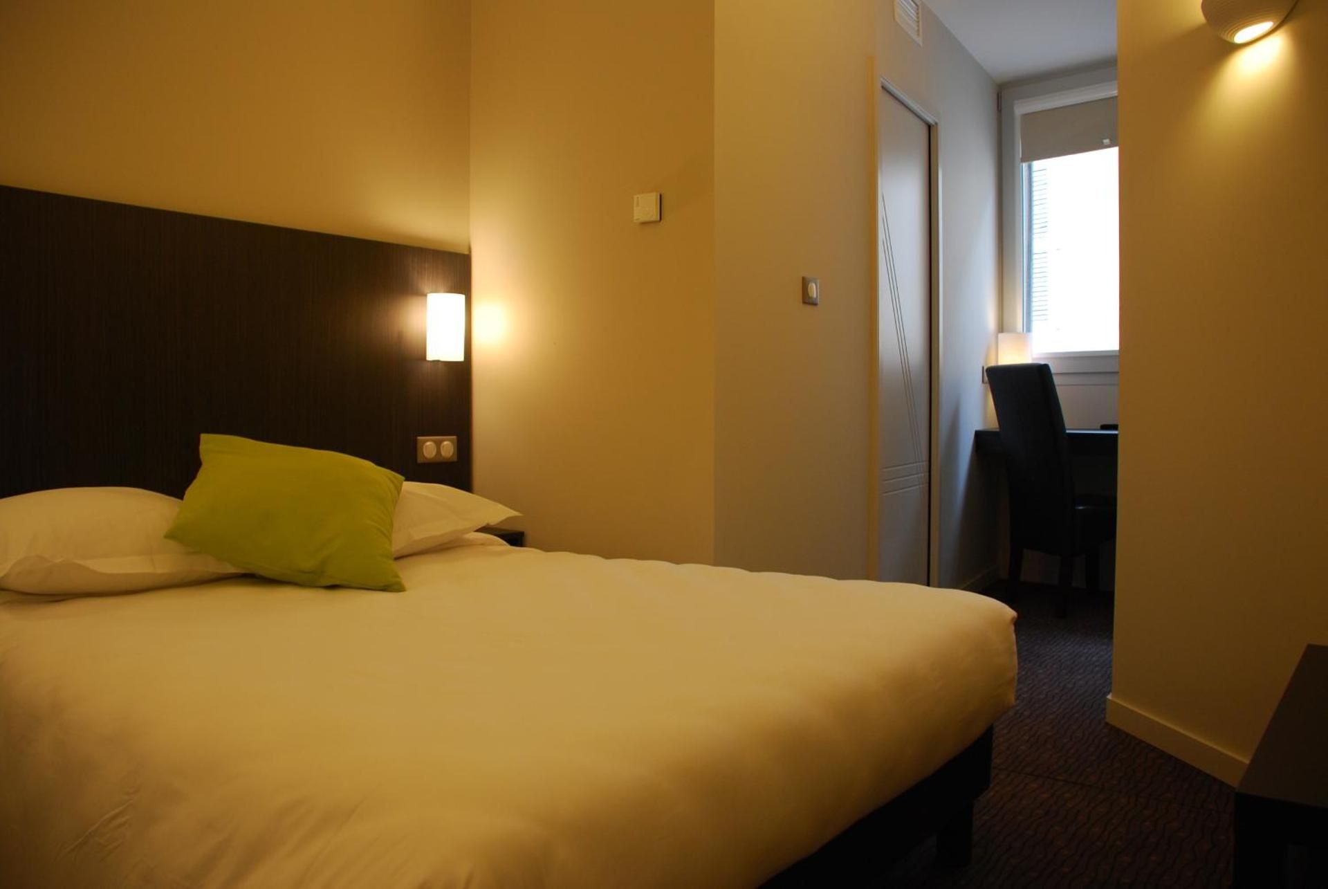 Ruthenium Hotel Standard Double Room 4