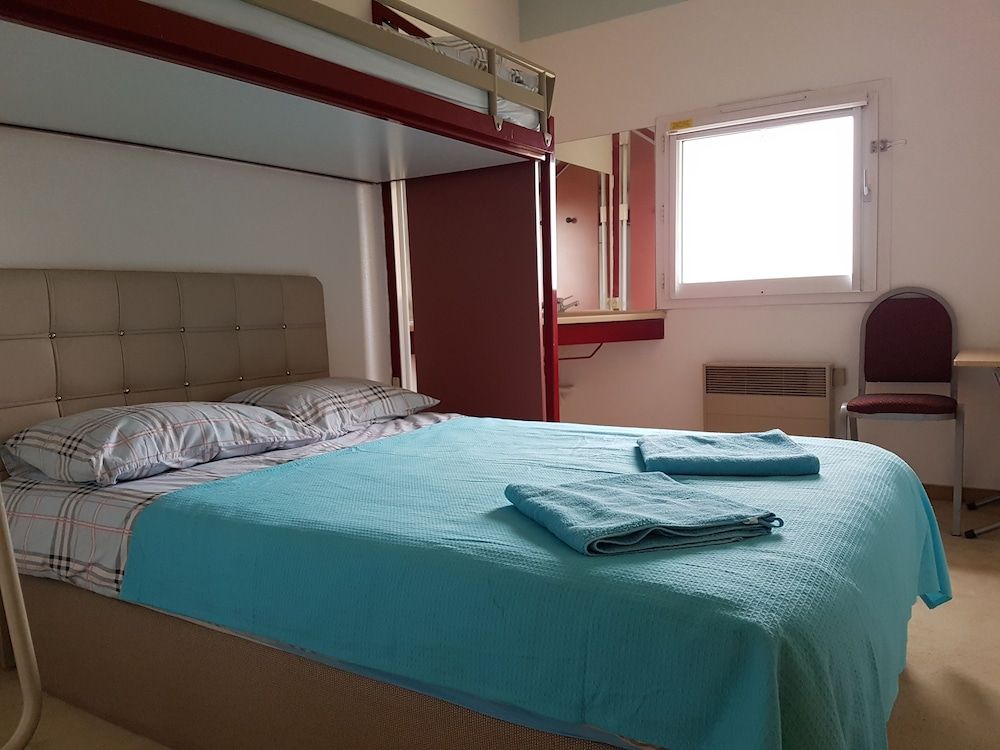 Triple Room, Shared Bathroom