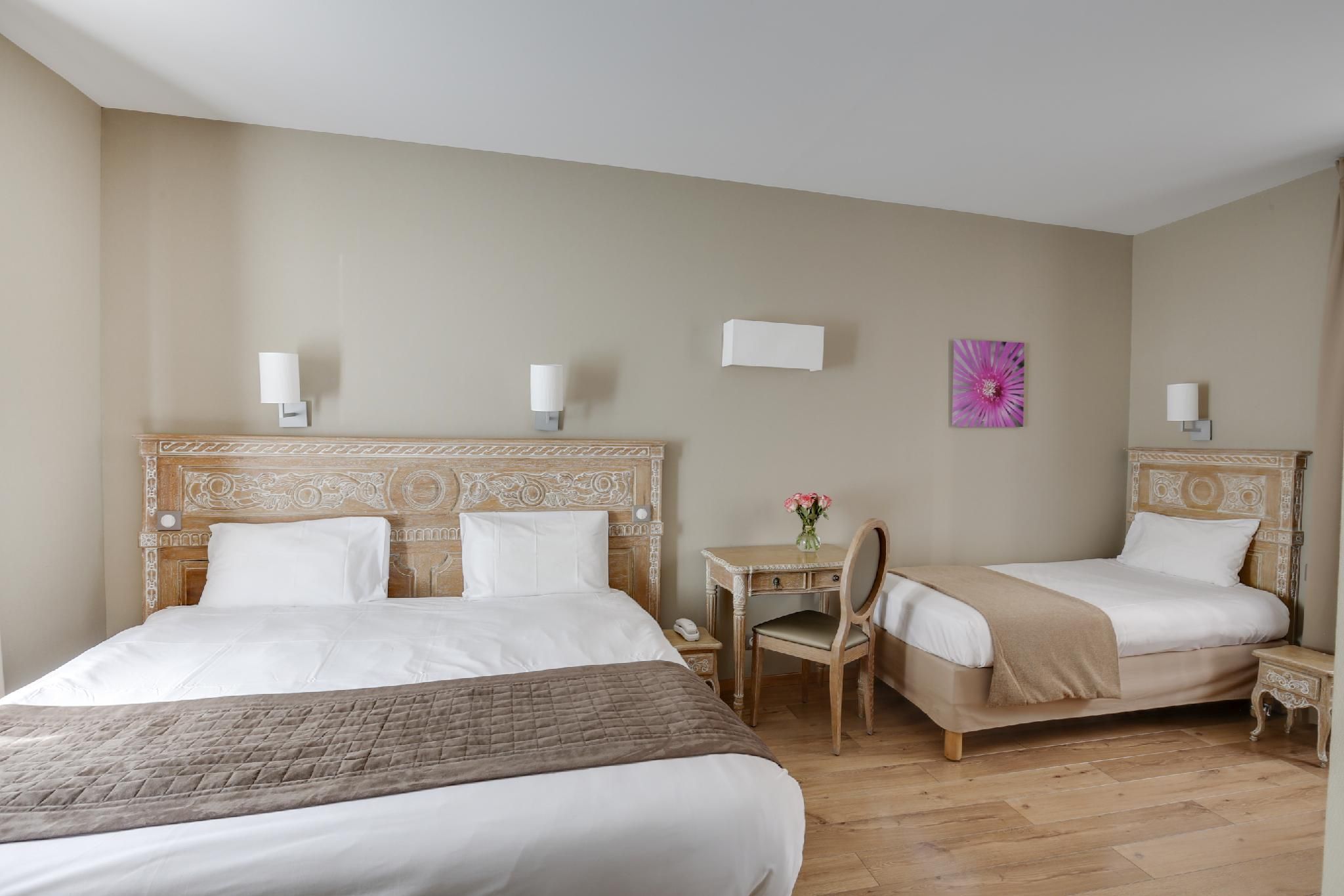 2 Adjacent Rooms for 5 People - Non-Smoking