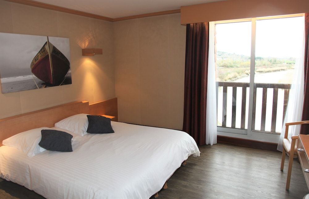 Amirauté Hôtel Deauville Comfort Room (Left Shore Building)