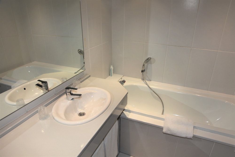 Amirauté Hôtel Deauville Standard Room 4