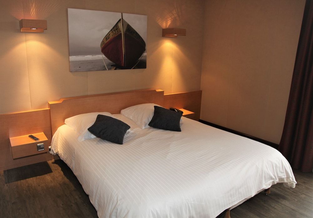 Amirauté Hôtel Deauville Comfort Room (Left Shore Building) 3