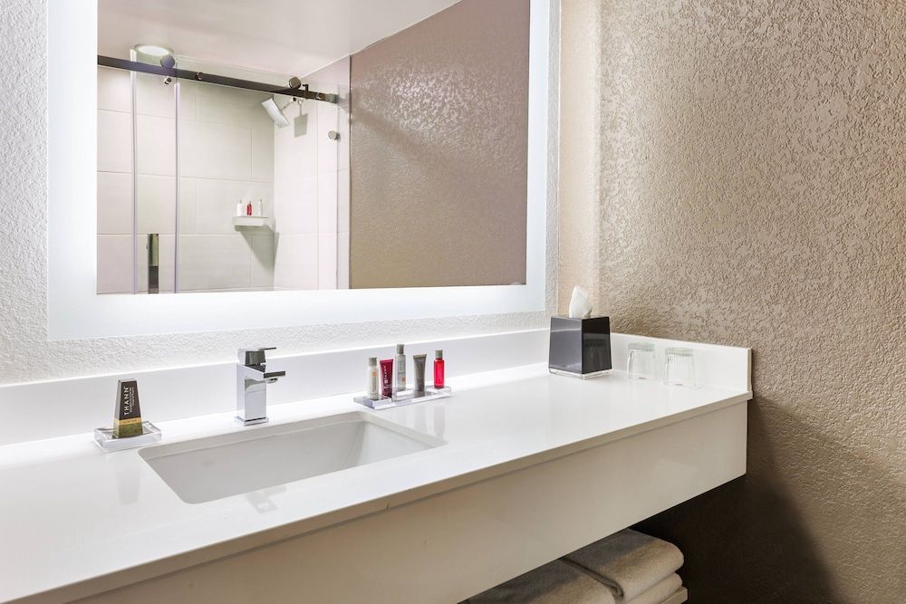 undefined Marriott Orlando Airport Lakeside 7